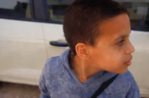 لطفل سلمان مريض التوحد في طنجة التنقل الى الرباط